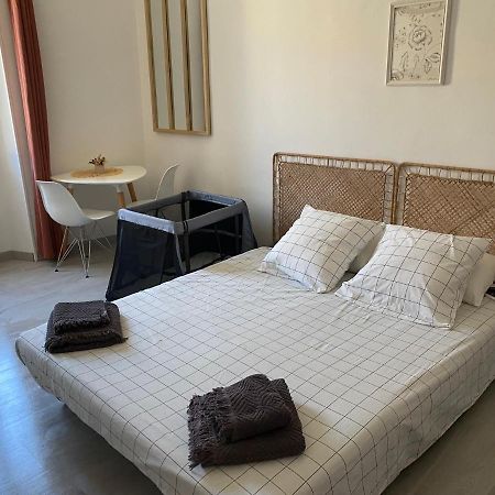 Le Studio En Provence Saint Didier  Kültér fotó